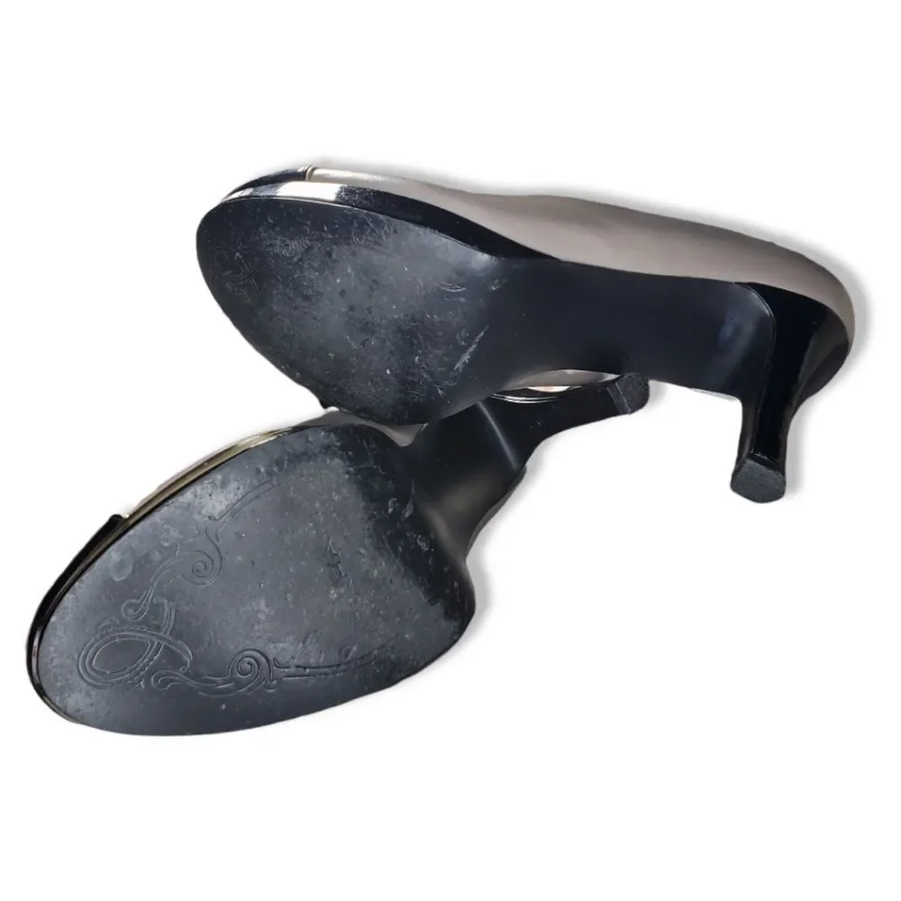 Tahari Ta-Laurie Grey Taupe Two-Tone Leather Pump - Picture 6 of 10